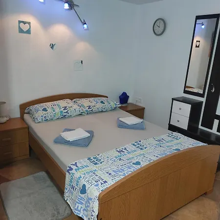 Damir Kazija Apartmán Pakoštane